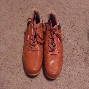 NWOT LEVI'S men's brown leather sneakers Size:10.5